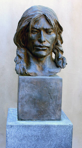 Glenna Goodacre, Native American, 1994, bronze, 33 3/4 × 15 1/2 × 12 1/4 in. Collection of the …