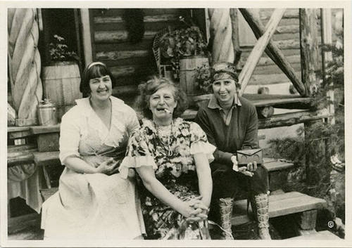 The Three Graces, (Mabel Luhan, Frieda Lawrence and Dorothy Brett)