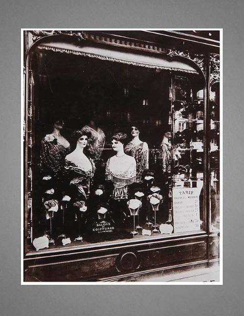 Coiffeur, boulevard de Strasbourg (Hair Salon, Strasbourg Boulevard)