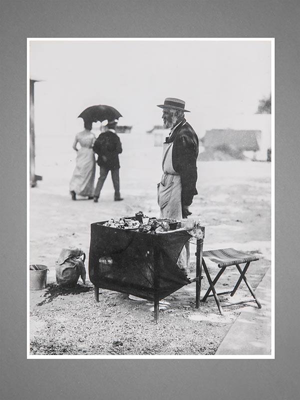 Marchand de nougats (Nougat Vendor)