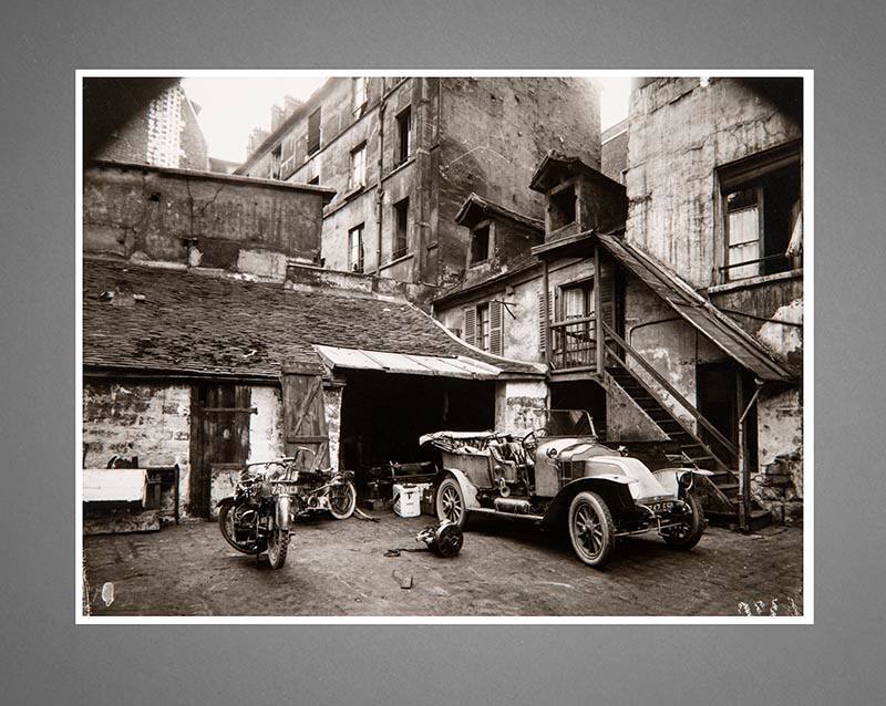 Cour, 7 rue de Valence (Court, 7 Valence Street)