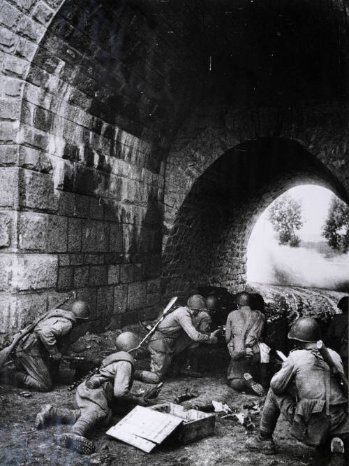 Soldiers in tunnel
