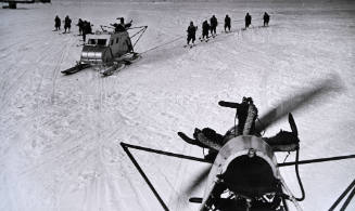 Soldiers on skis