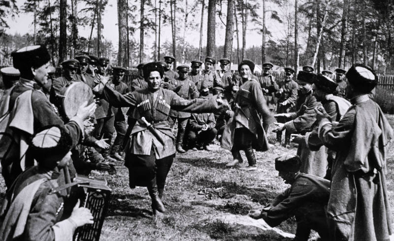 Tersk Cossacks at leisure, April 1937