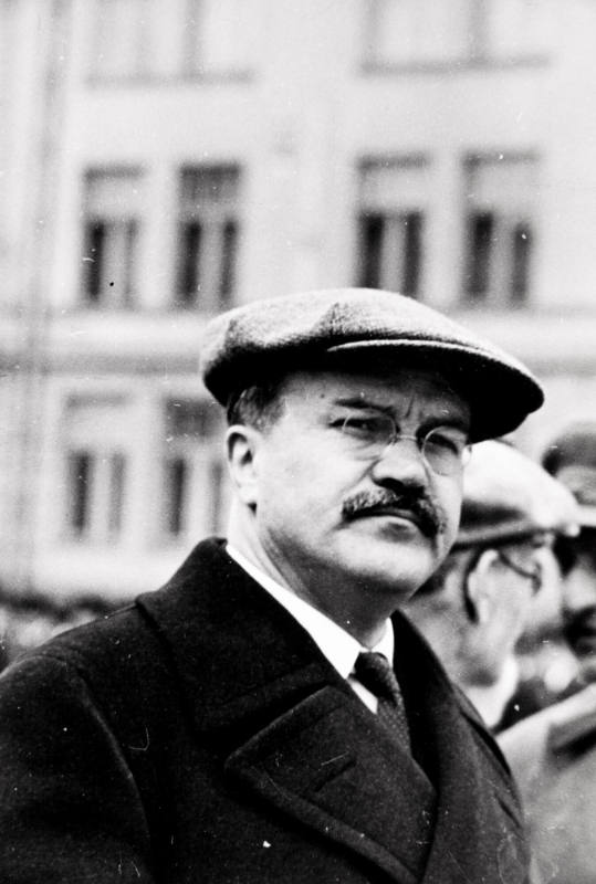 Vyacheslav Molotov, Moscow