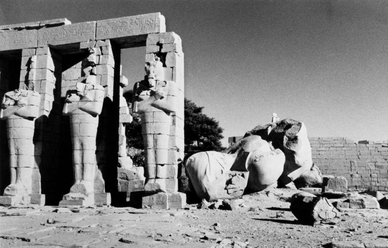 Osiridae Pillars and Fallen Colossus