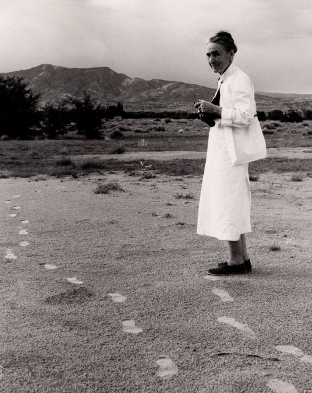 O'Keeffe Photographing