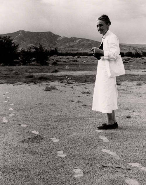 O'Keeffe Photographing