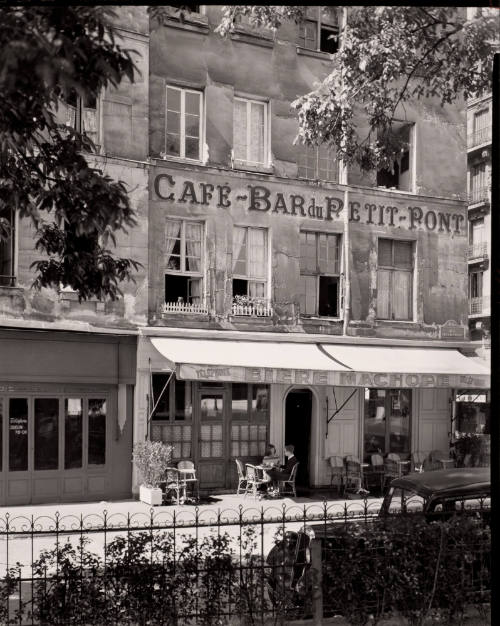 Untitled (Cafe-Bar du Petit-Pont), Paris