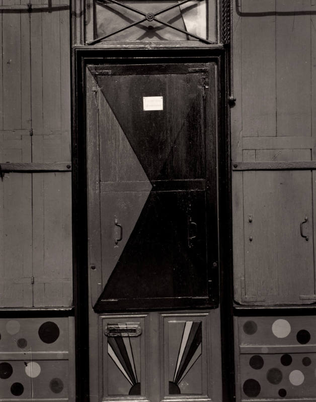 Paint Shop (Closed for Vacation), Paris