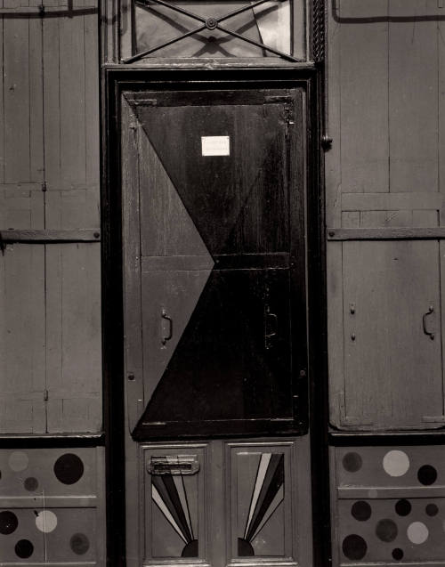 Paint Shop (Closed for Vacation), Paris