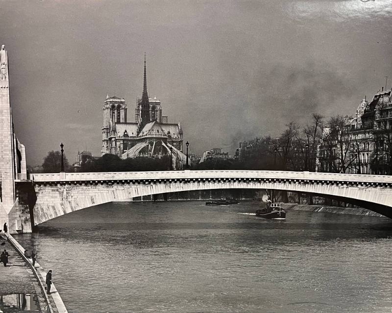 Lamps of Paris (Notre Dame with bridge in foreground)