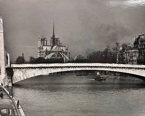 Lamps of Paris (Notre Dame with bridge in foreground)