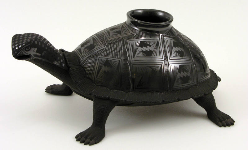 Untitled (Mata Ortiz)