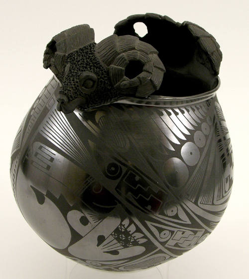 Untitled (Mata Ortiz)